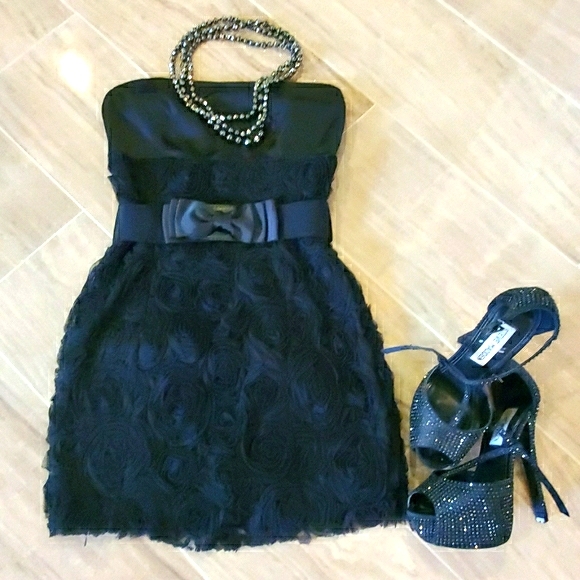 Forever 21 Dresses & Skirts - XXi black short strapless cocktail dress